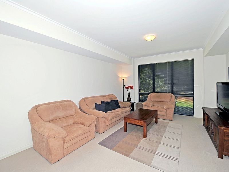 15 Tylney Loop, Meadow Springs WA 6210