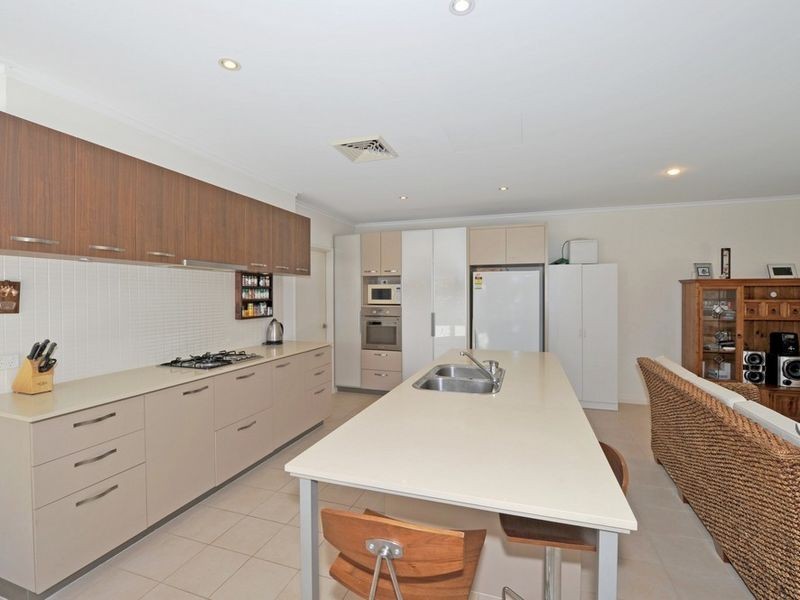 15 Tylney Loop, Meadow Springs WA 6210