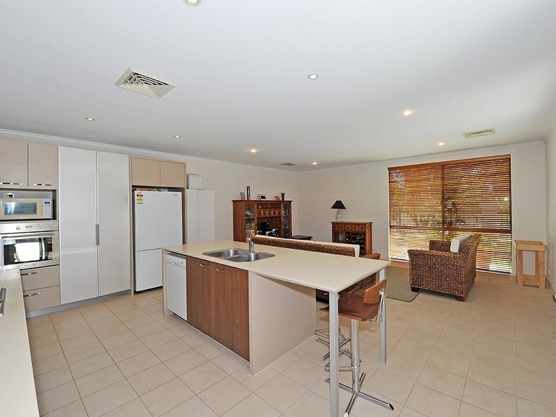 15 Tylney Loop, Meadow Springs WA 6210