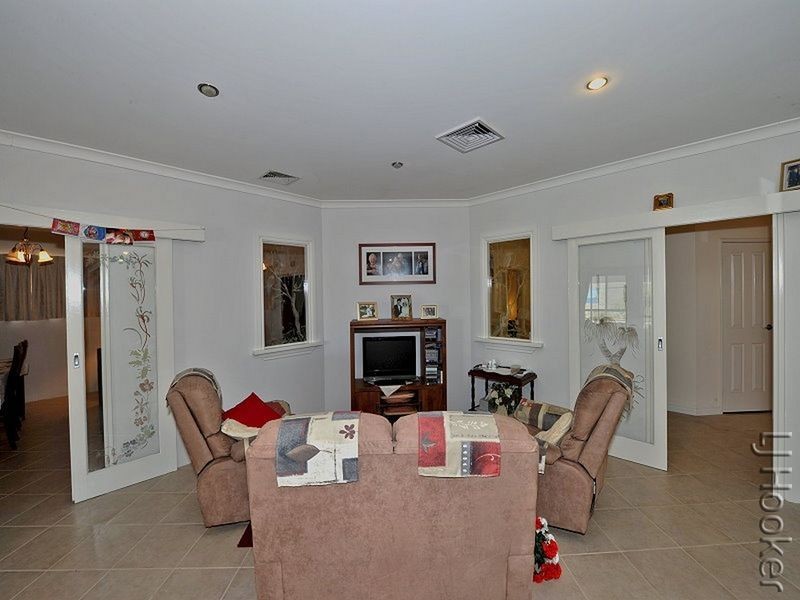 72 Banksia Terrace, South Yunderup WA 6208