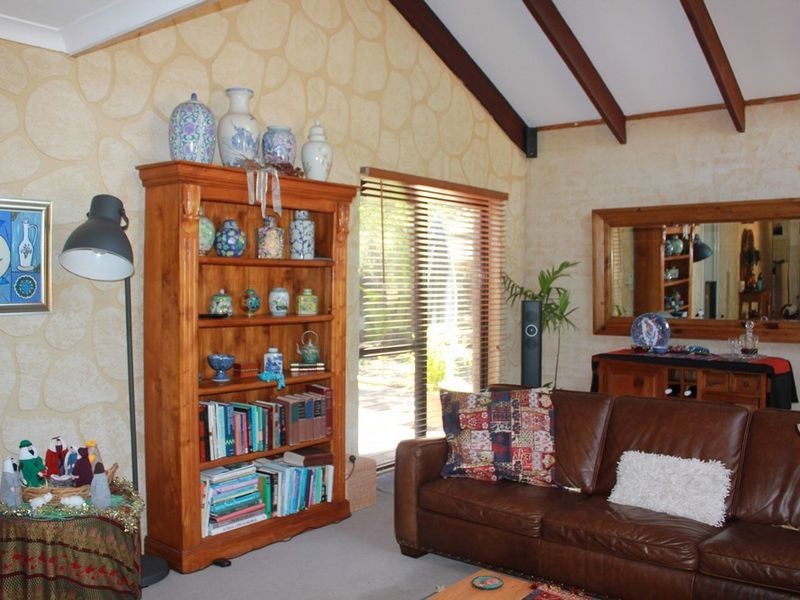 15 Nutbush Avenue, Falcon WA 6210