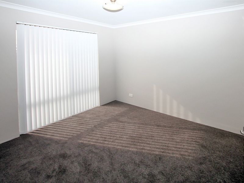 4 Frigate Way, Wannanup WA 6210