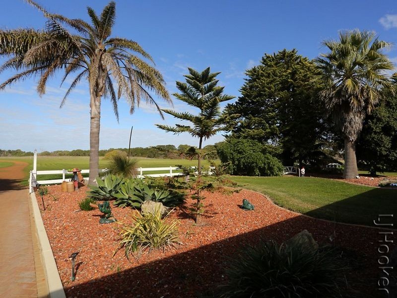 338 Newnham Road, Lake Clifton WA 6215