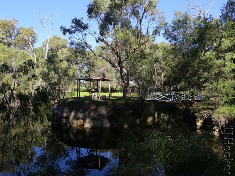 338 Newnham Road, Lake Clifton WA 6215