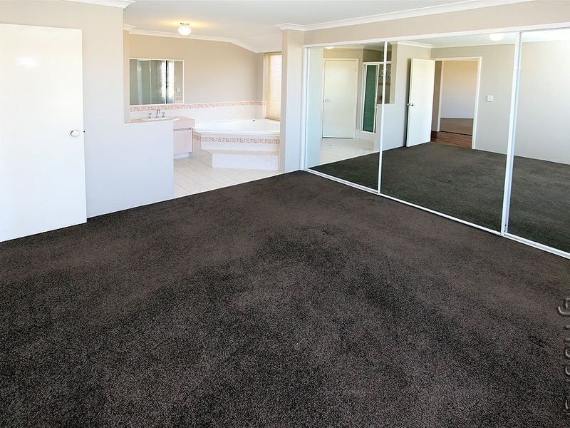 44 Admiralty Crescent, Halls Head WA 6210