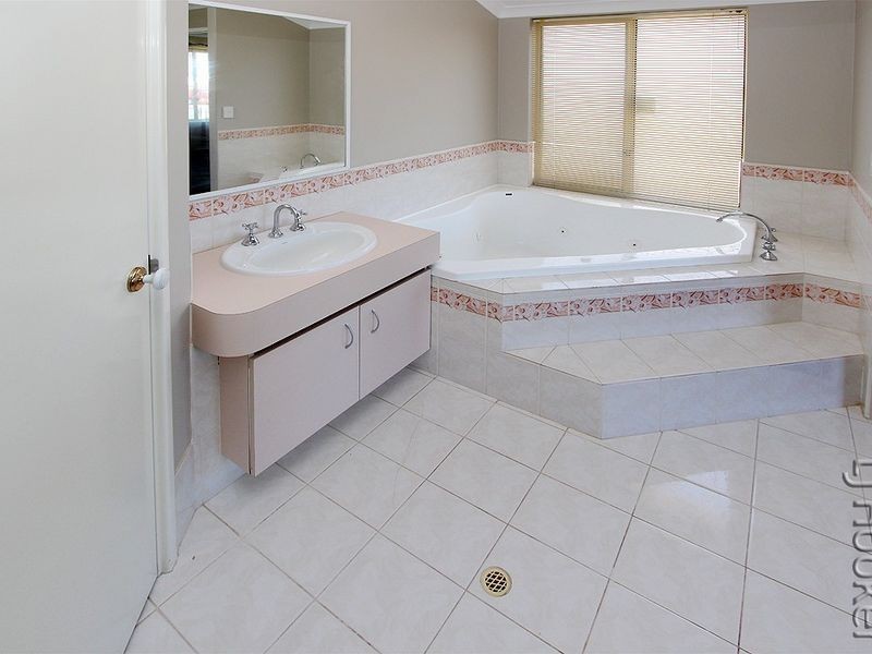 44 Admiralty Crescent, Halls Head WA 6210