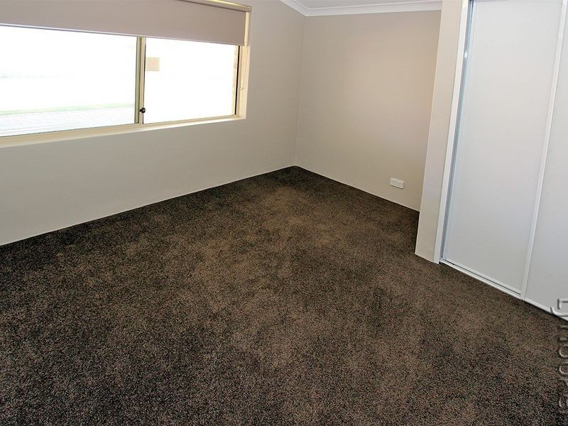 44 Admiralty Crescent, Halls Head WA 6210