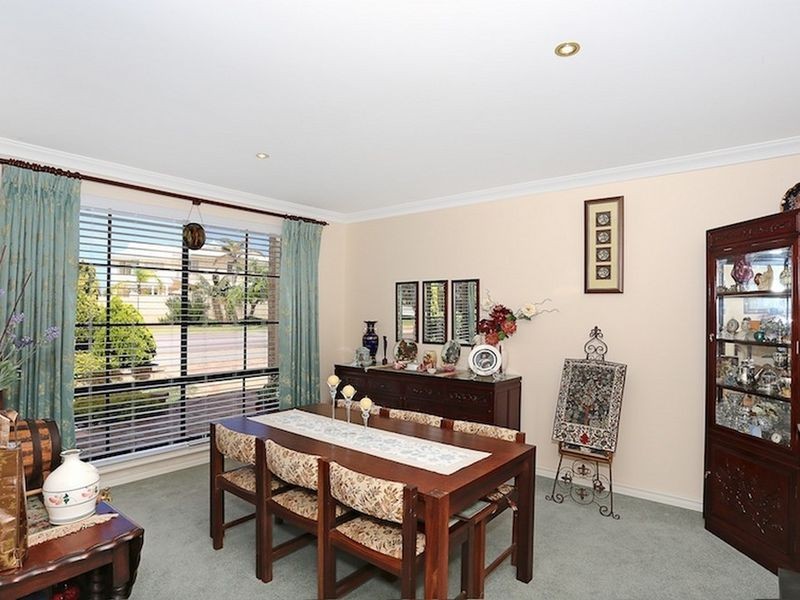 10 Santa Cruz Parkway, Secret Harbour WA 6173