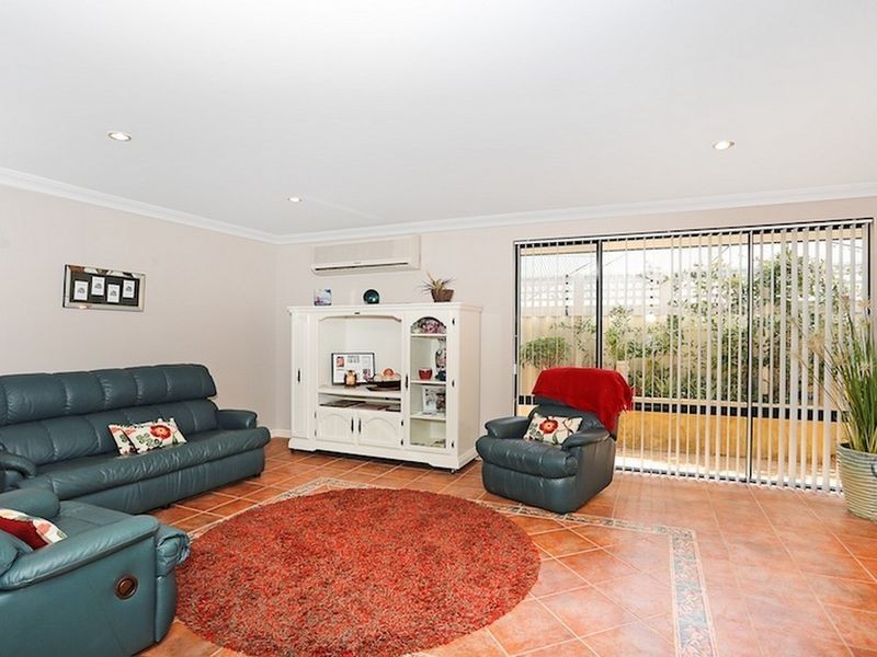 10 Santa Cruz Parkway, Secret Harbour WA 6173