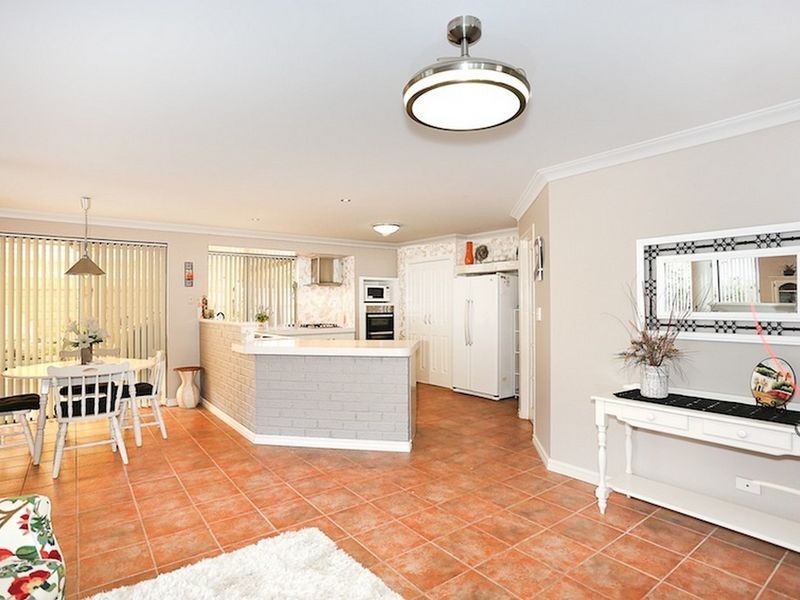 10 Santa Cruz Parkway, Secret Harbour WA 6173