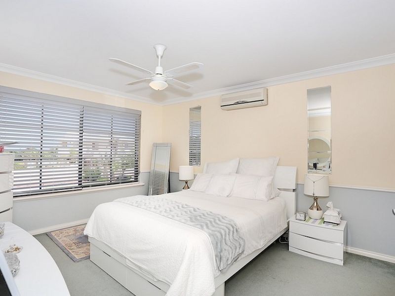 10 Santa Cruz Parkway, Secret Harbour WA 6173