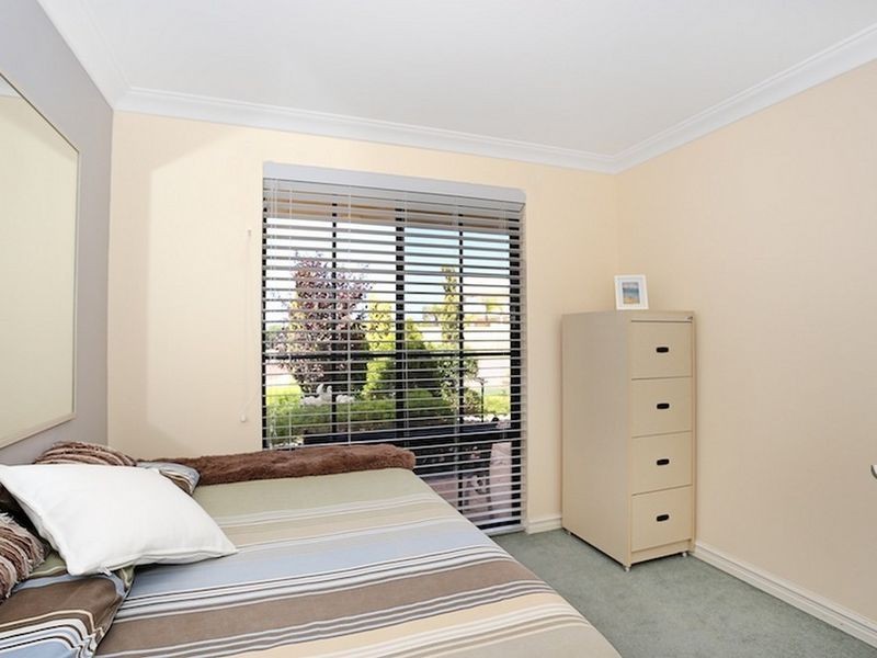 10 Santa Cruz Parkway, Secret Harbour WA 6173