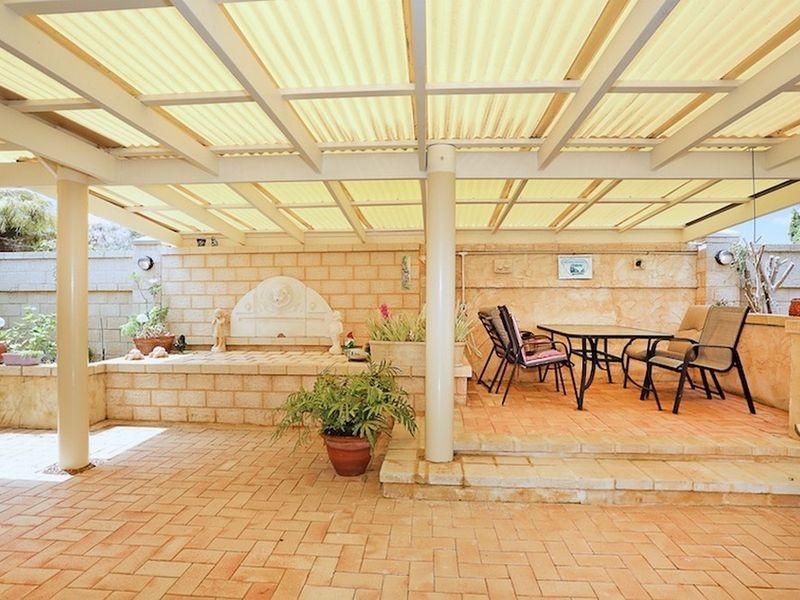 10 Santa Cruz Parkway, Secret Harbour WA 6173