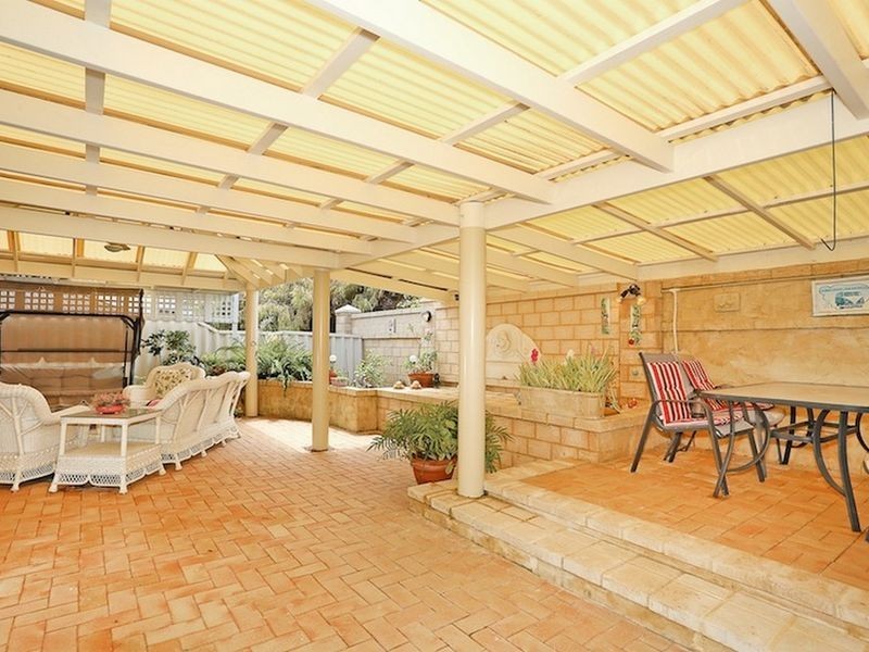 10 Santa Cruz Parkway, Secret Harbour WA 6173