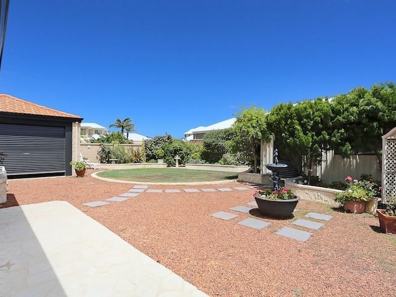 10 Santa Cruz Parkway, Secret Harbour WA 6173