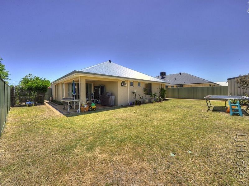 44 Bibbulmun Meander, Ravenswood WA 6208