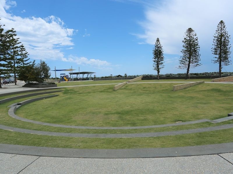 104 Boardwalk Boulevard, Halls Head WA 6210