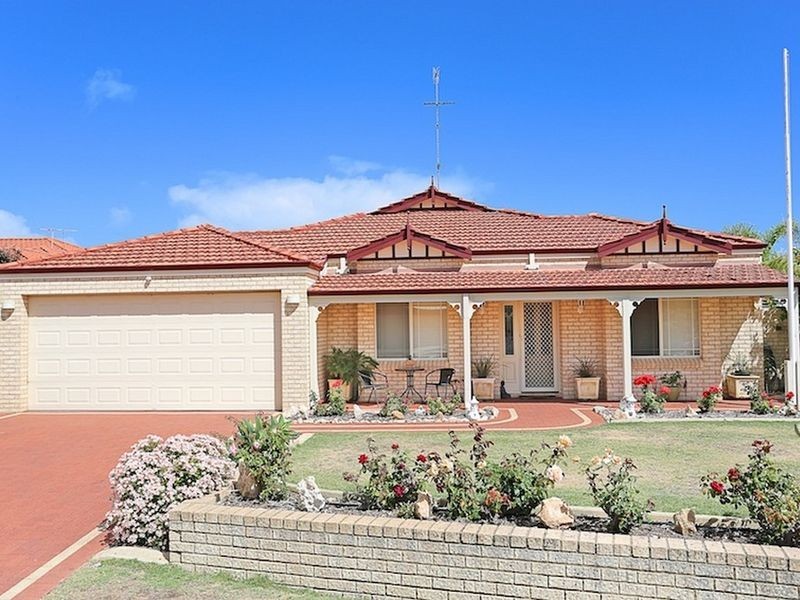 2 Neptune Place, Halls Head WA 6210