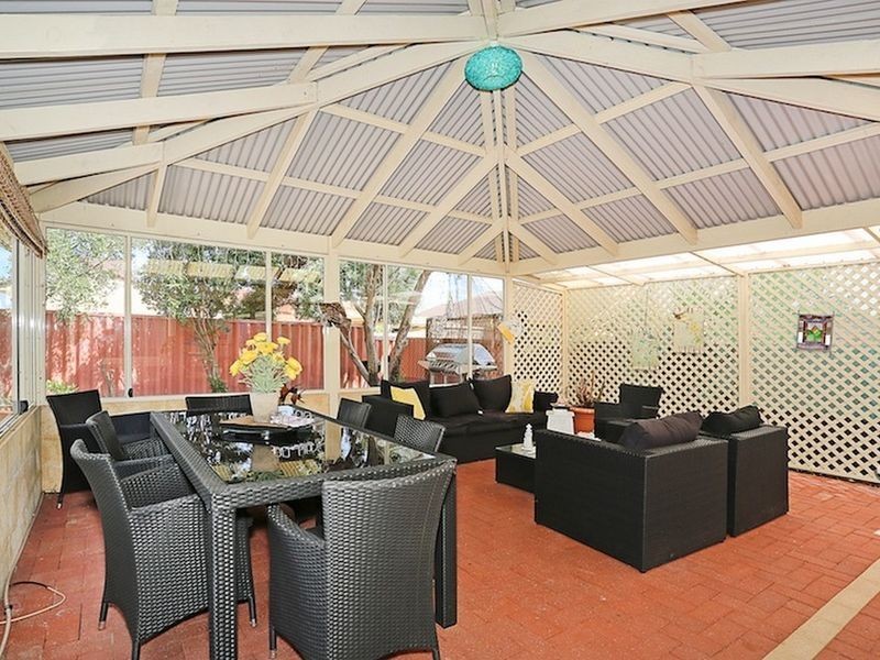 2 Neptune Place, Halls Head WA 6210