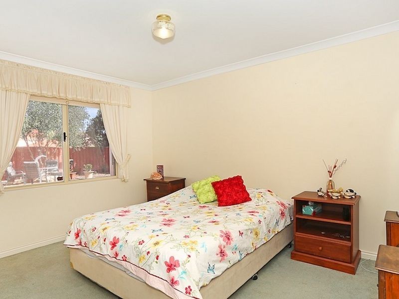 2 Neptune Place, Halls Head WA 6210