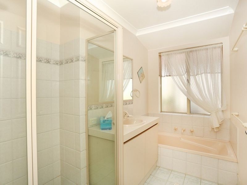 2 Neptune Place, Halls Head WA 6210