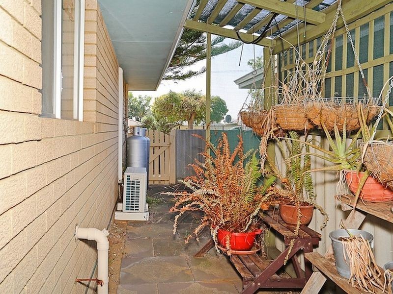 6 Jurrell Street, Mandurah WA 6210