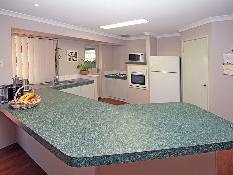 2 Qualup Court, Halls Head WA 6210