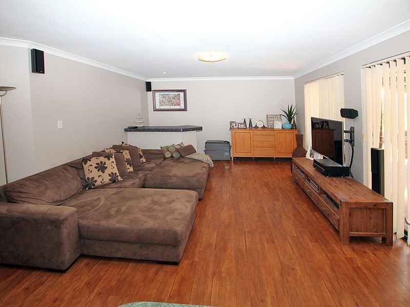 2 Qualup Court, Halls Head WA 6210