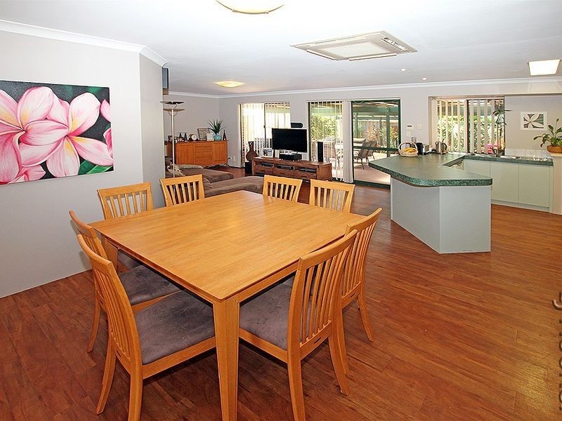 2 Qualup Court, Halls Head WA 6210