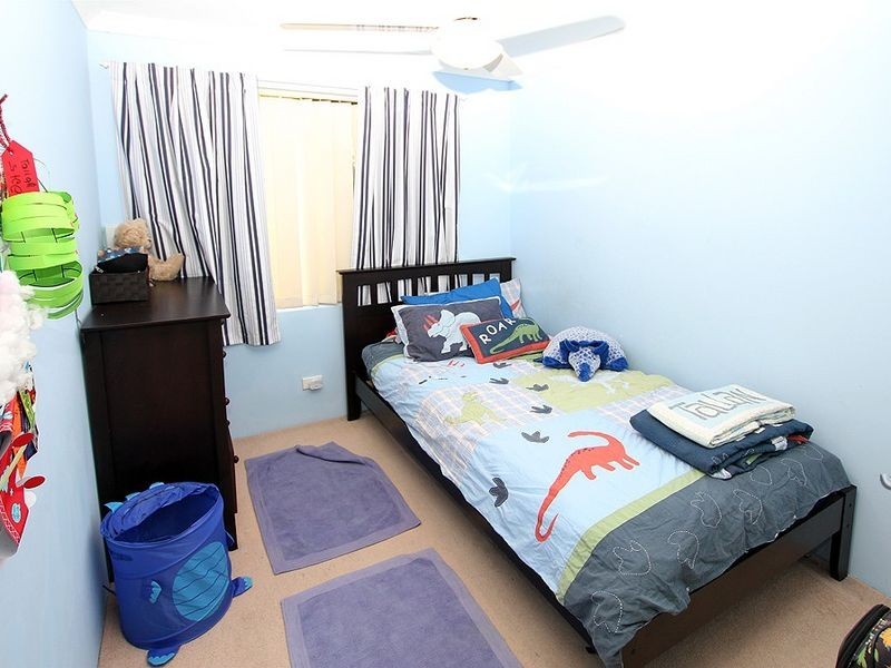 2 Qualup Court, Halls Head WA 6210