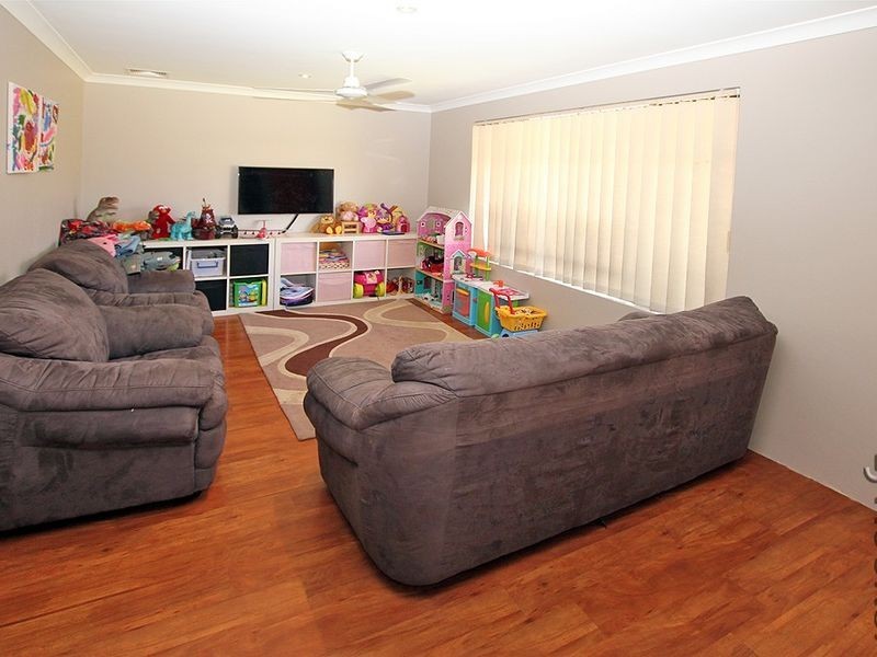 2 Qualup Court, Halls Head WA 6210