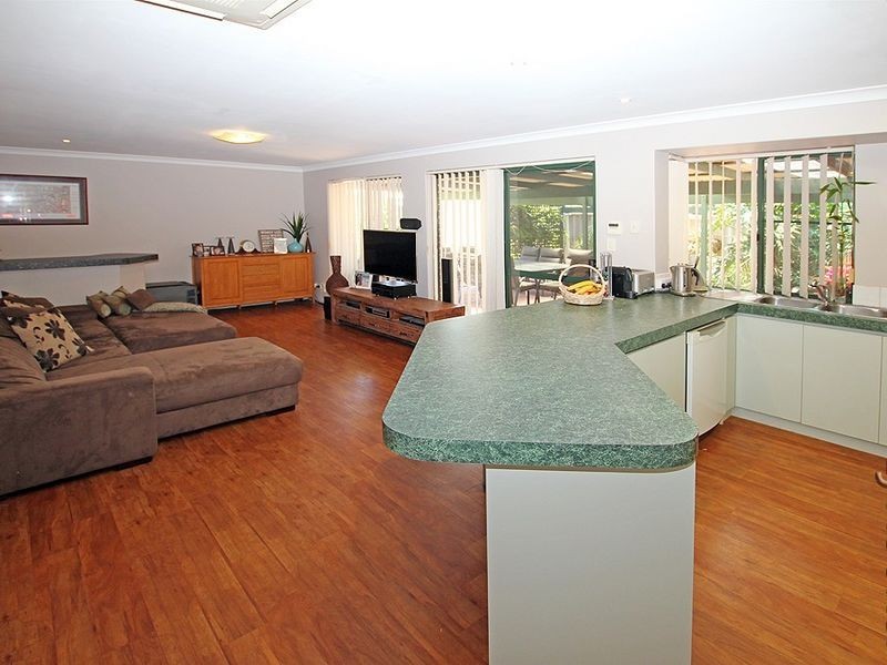 2 Qualup Court, Halls Head WA 6210