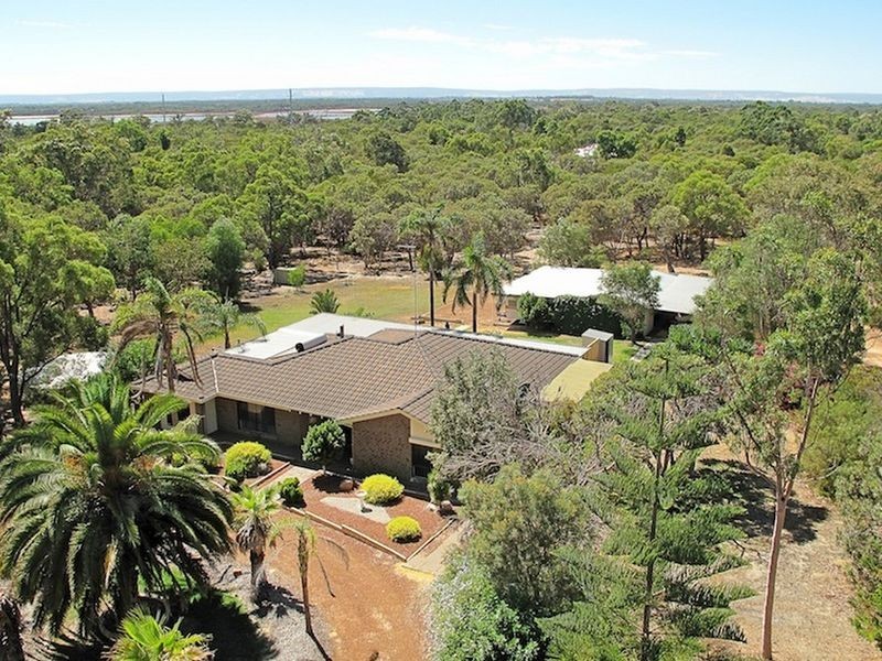 425 Mulga Drive East, Parklands WA 6180