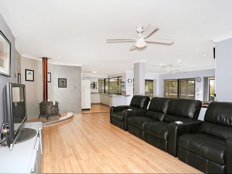 425 Mulga Drive East, Parklands WA 6180