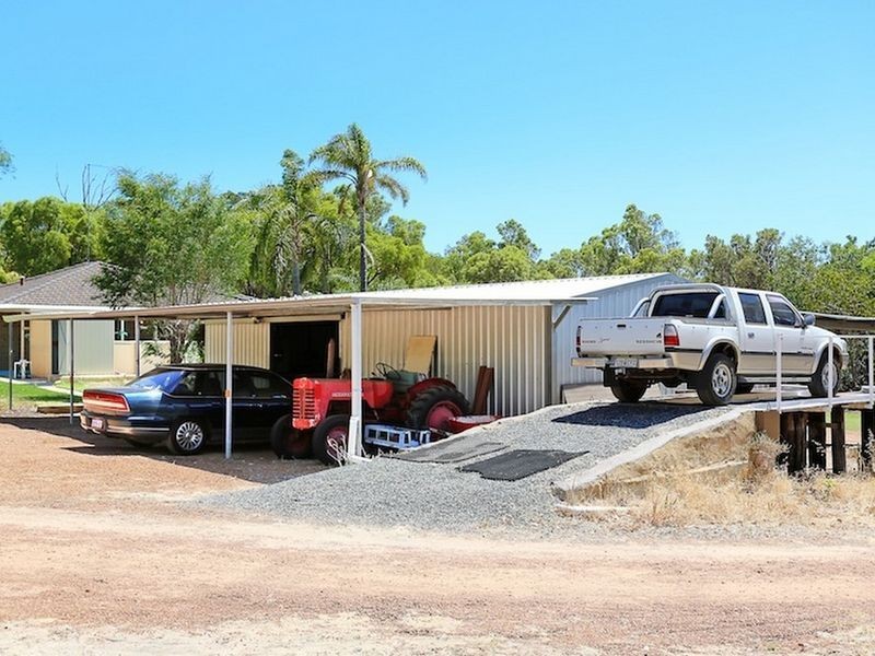 425 Mulga Drive East, Parklands WA 6180