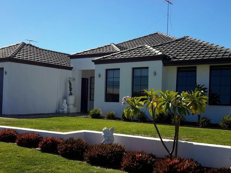 15 Varia Way, Halls Head WA 6210