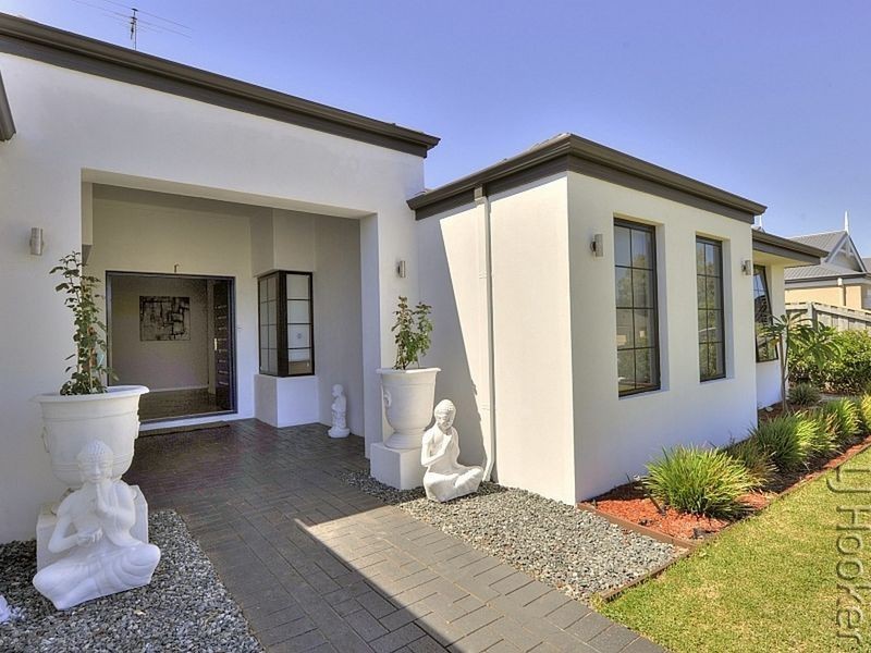 15 Varia Way, Halls Head WA 6210