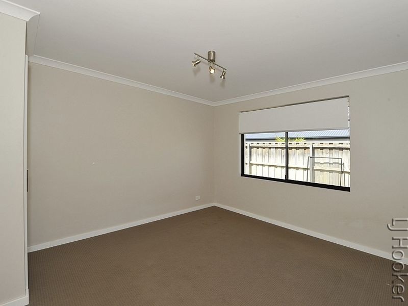 15 Varia Way, Halls Head WA 6210
