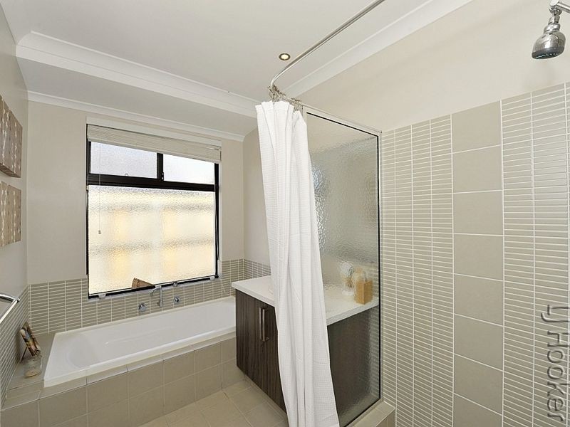 15 Varia Way, Halls Head WA 6210