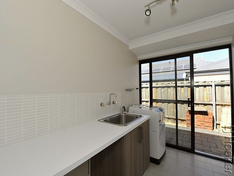 15 Varia Way, Halls Head WA 6210