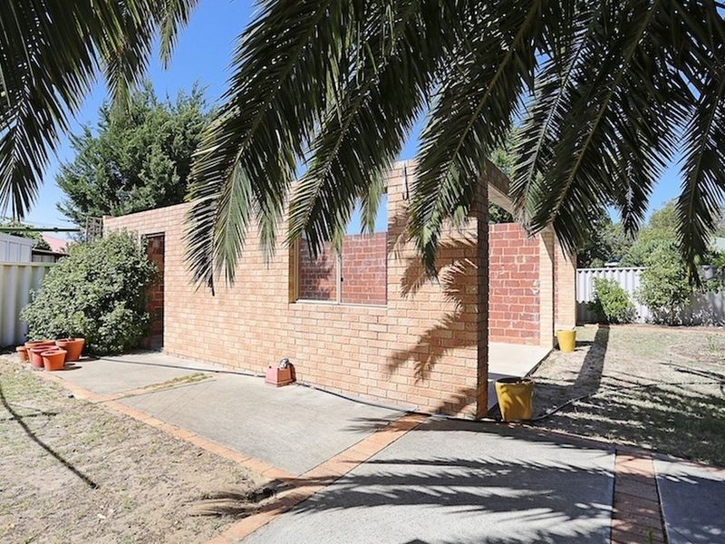 5 Tuart Road, Greenfields WA 6210