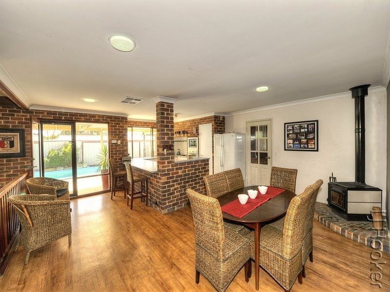 4 Spruce Court, Halls Head WA 6210