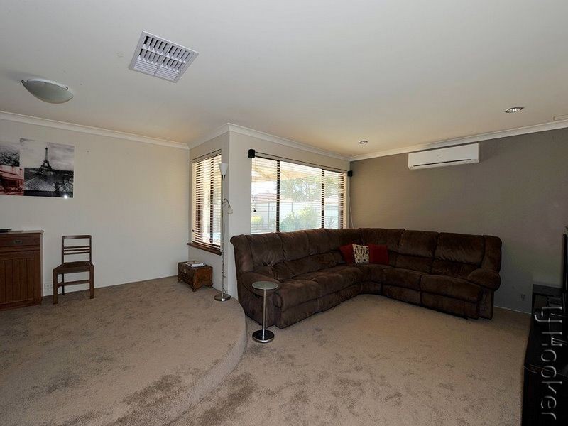 4 Spruce Court, Halls Head WA 6210