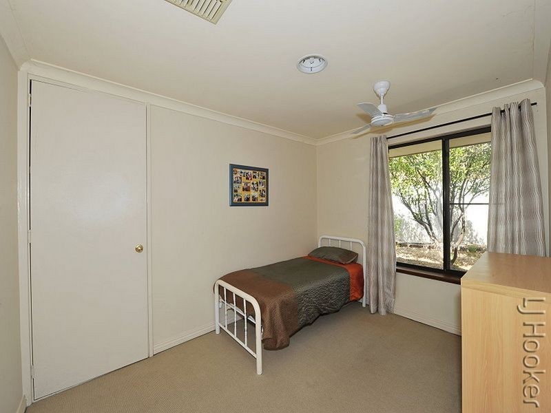 4 Spruce Court, Halls Head WA 6210