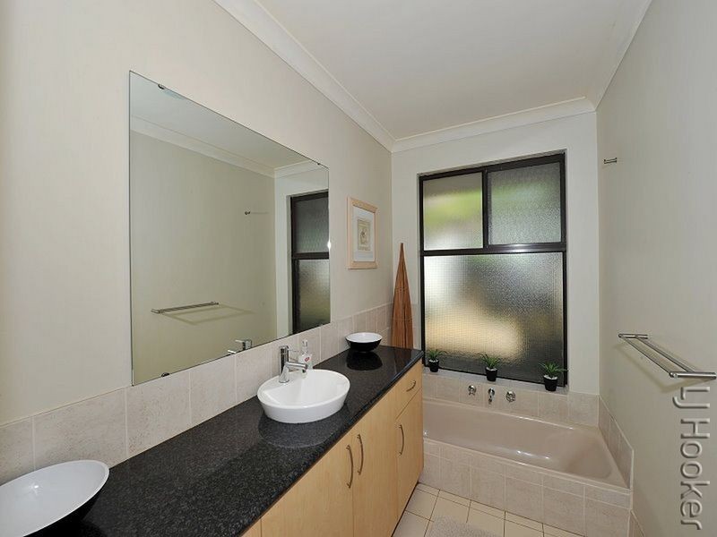 4 Spruce Court, Halls Head WA 6210