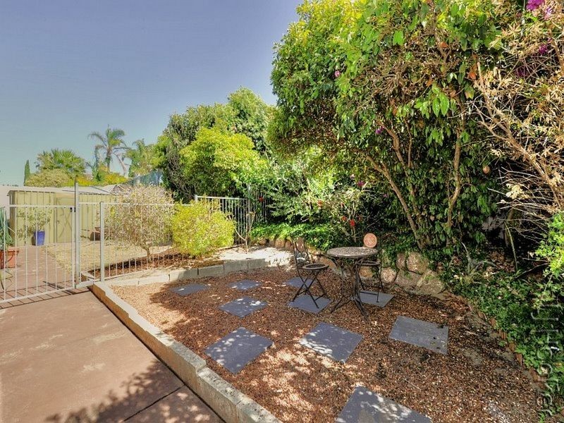 4 Spruce Court, Halls Head WA 6210