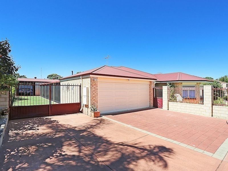 34 Pentland Crescent, Dudley Park WA 6210