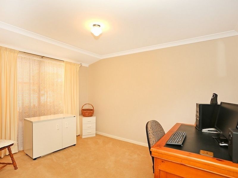 34 Pentland Crescent, Dudley Park WA 6210