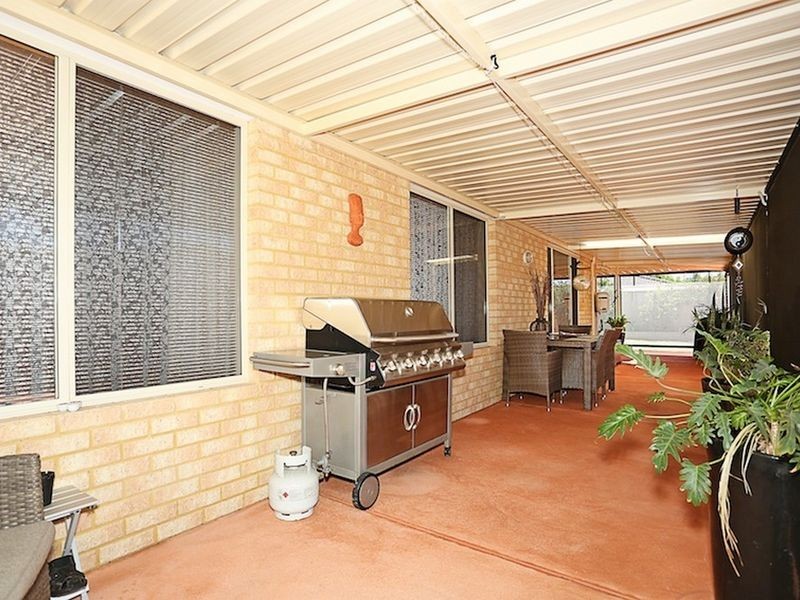 34 Pentland Crescent, Dudley Park WA 6210