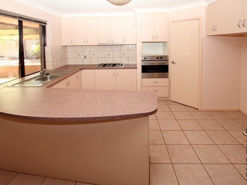 43 Peelwood Parade, Halls Head WA 6210